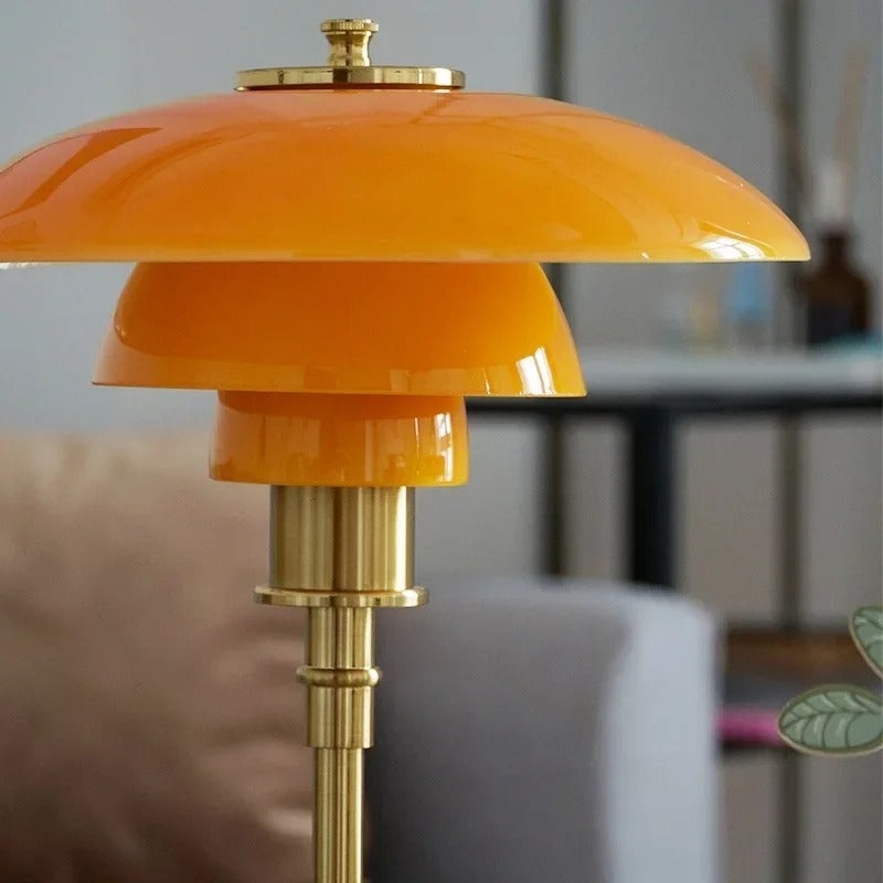 Serenoria Table Elegant Lamp – Classic Design with Glass Shade