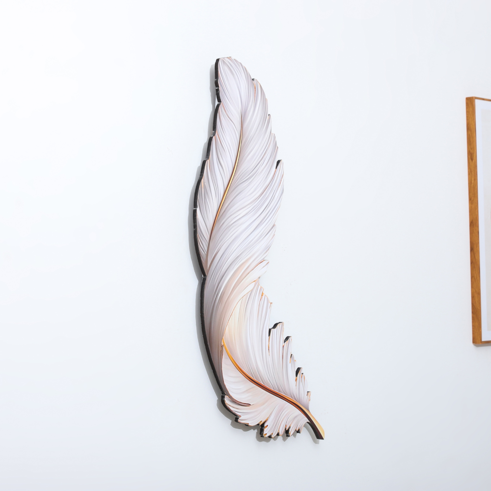 Serenoria Feather-Inspired Wall Light – Remote Controlled, USB Powered