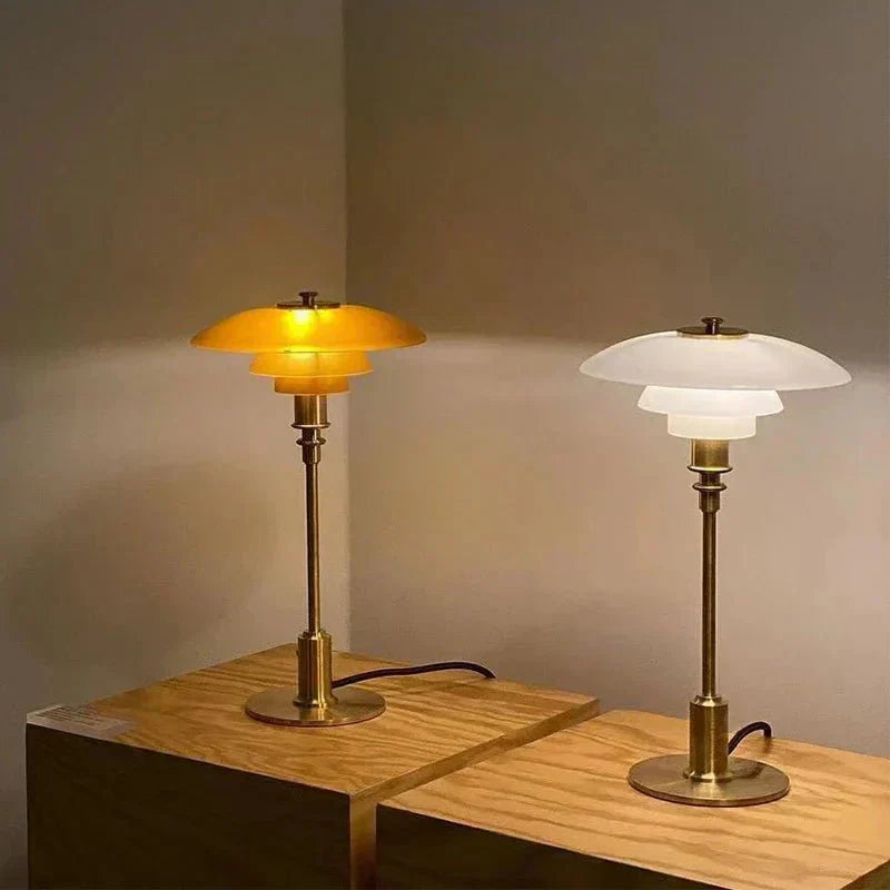 Serenoria Table Elegant Lamp – Classic Design with Glass Shade