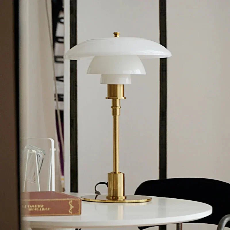 Serenoria Table Elegant Lamp – Classic Design with Glass Shade